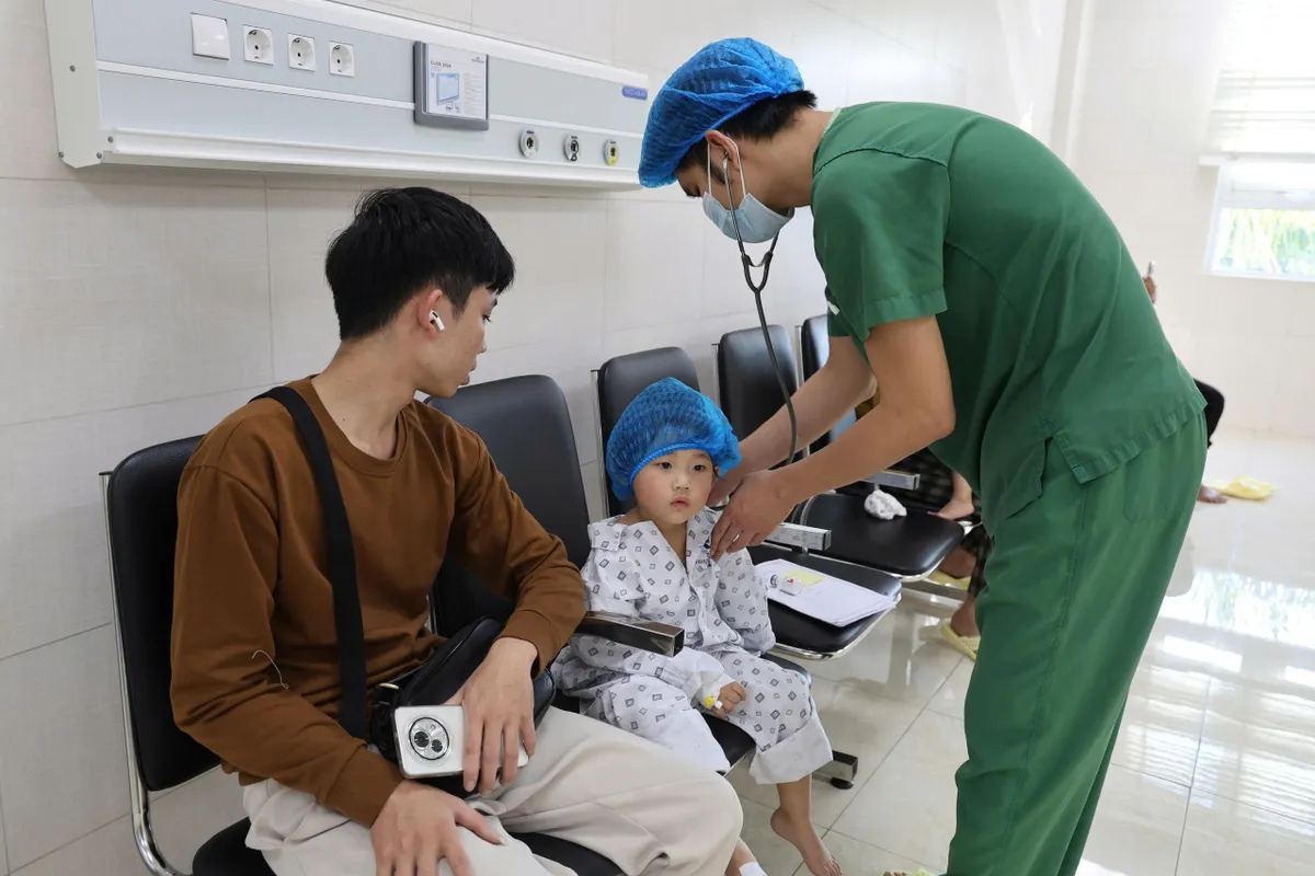 Phú Thọ: Phẫu thuật miễn phí cho hàng trăm trẻ em khuyết tật- Ảnh 1.