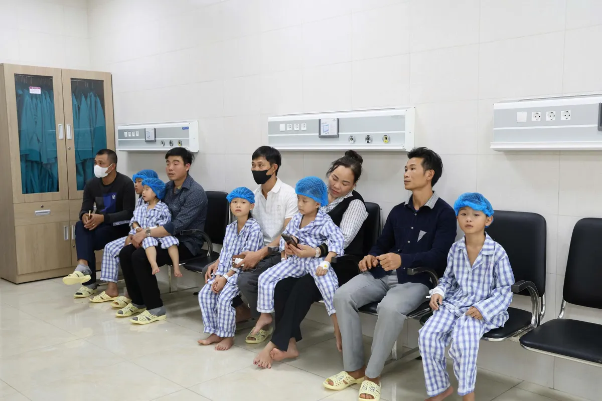 Phú Thọ: Phẫu thuật miễn phí cho hàng trăm trẻ em khuyết tật- Ảnh 2.