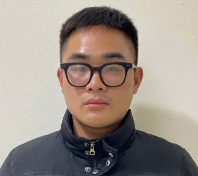 Hà Nội: Tạm giữ hình sự đối tượng đánh bất tỉnh người đàn ông sau khi va chạm giao thông - Ảnh 1.