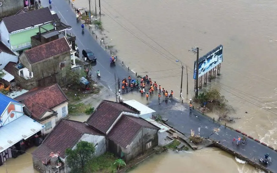 Rốn lũ Hòa Thịnh tại Đắk Lắk ngày 21/11