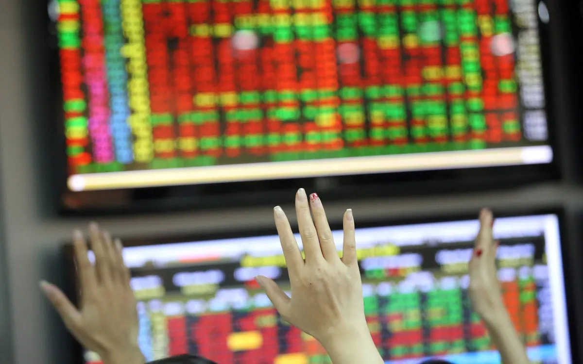 VN-Index dừng ở 1.660,36 điểm, giảm gần 8 điểm