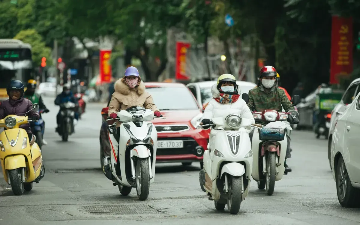 Hà Nội đêm và sáng trời rét, nhiệt độ thấp nhất phổ biến 12-15 độ C.