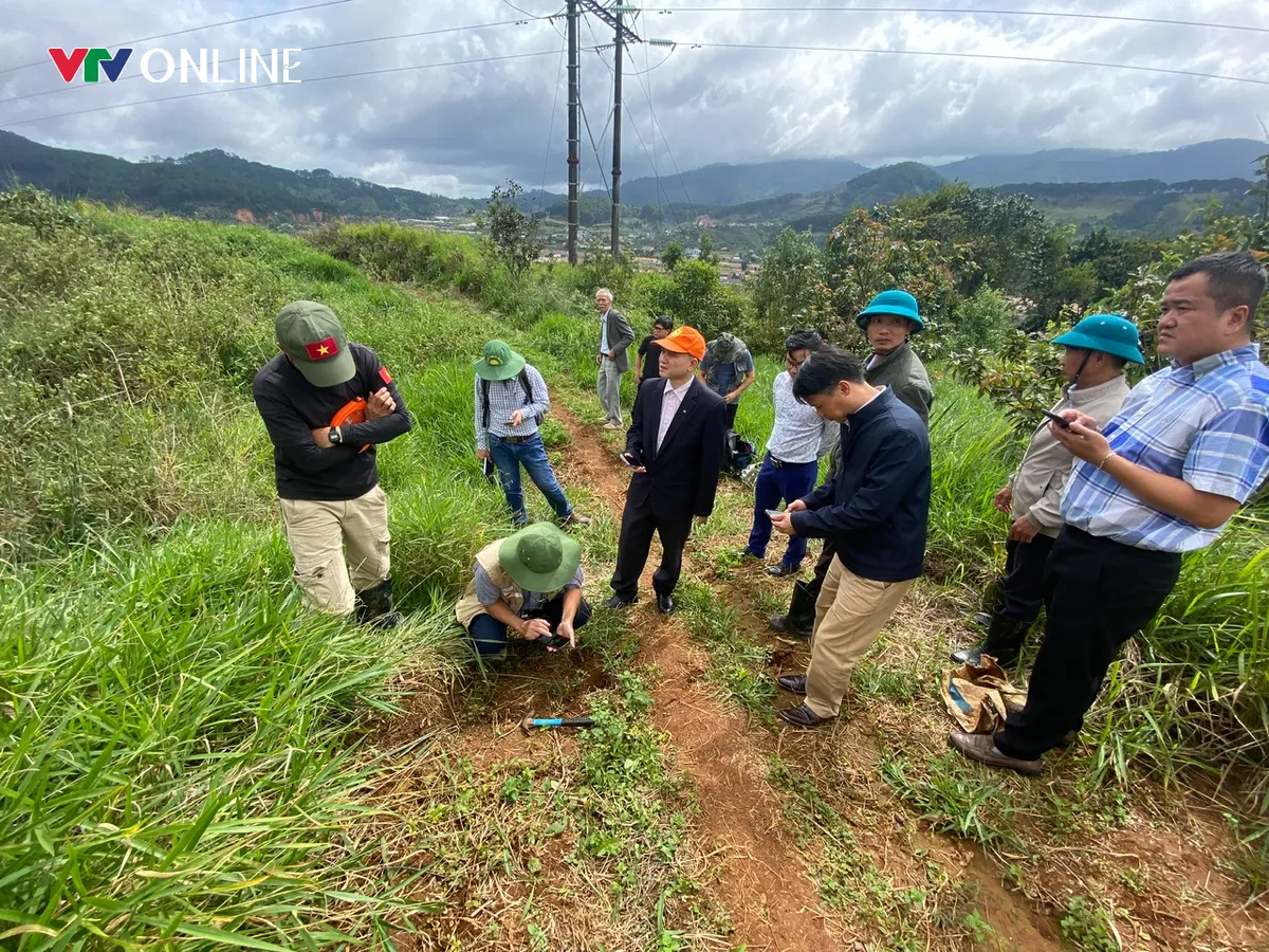 Chuyên gia Viện Hàn lâm KH&CN Việt Nam đánh giá rủi ro sạt lở Lâm Đồng - Ảnh 1.