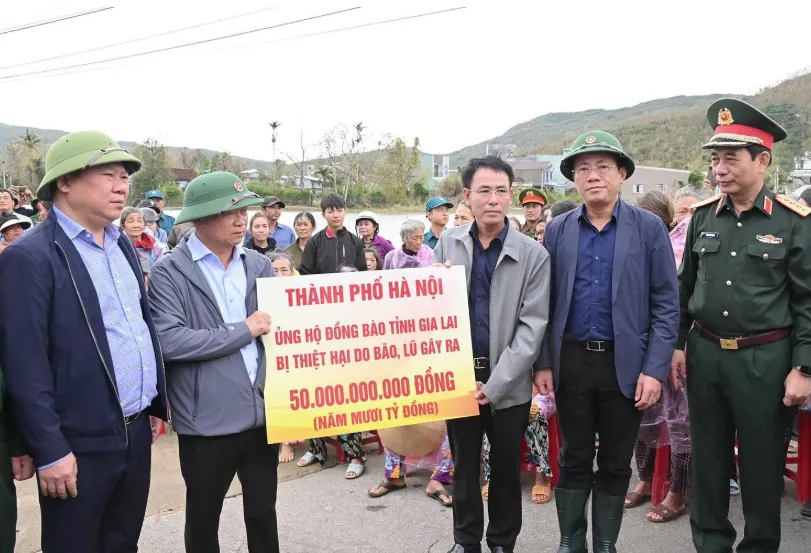 Hà Nội tiếp tục hỗ trợ tỉnh Gia Lai 200 tỷ đồng khắc phục hậu quả mưa lũ - Ảnh 1.