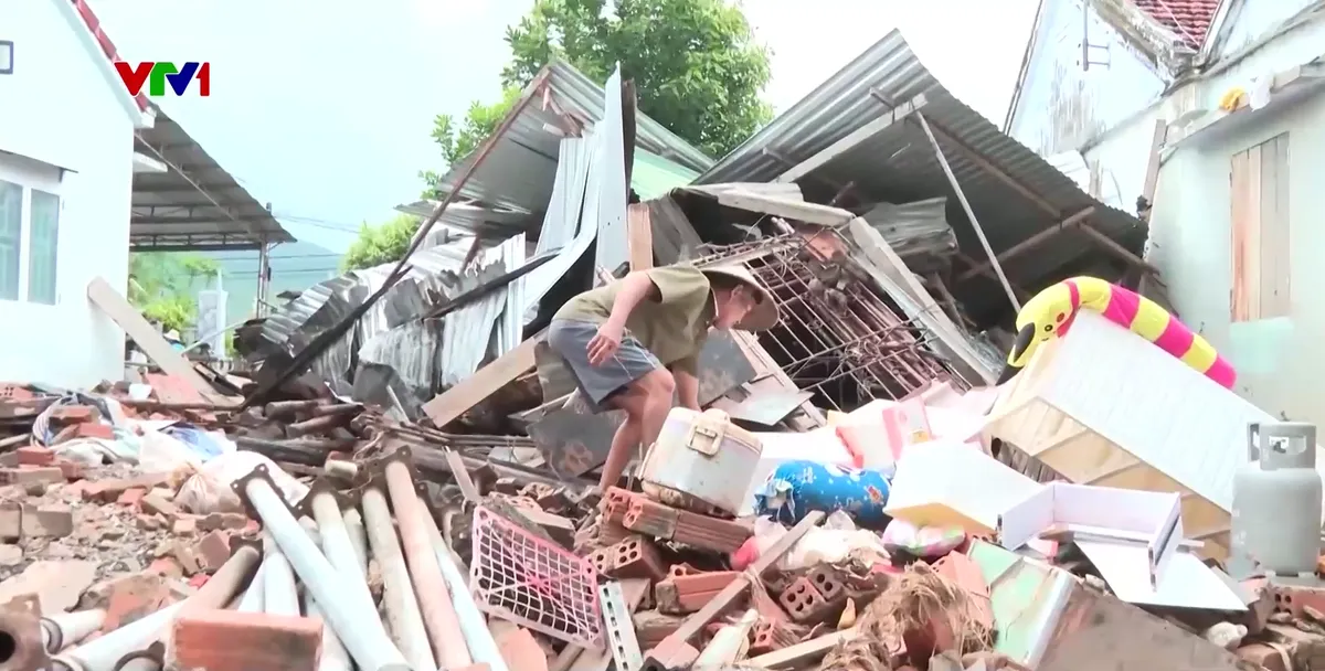 Khánh Hòa khẩn trương triển khai chính sách tái thiết sau lũ - Ảnh 1.