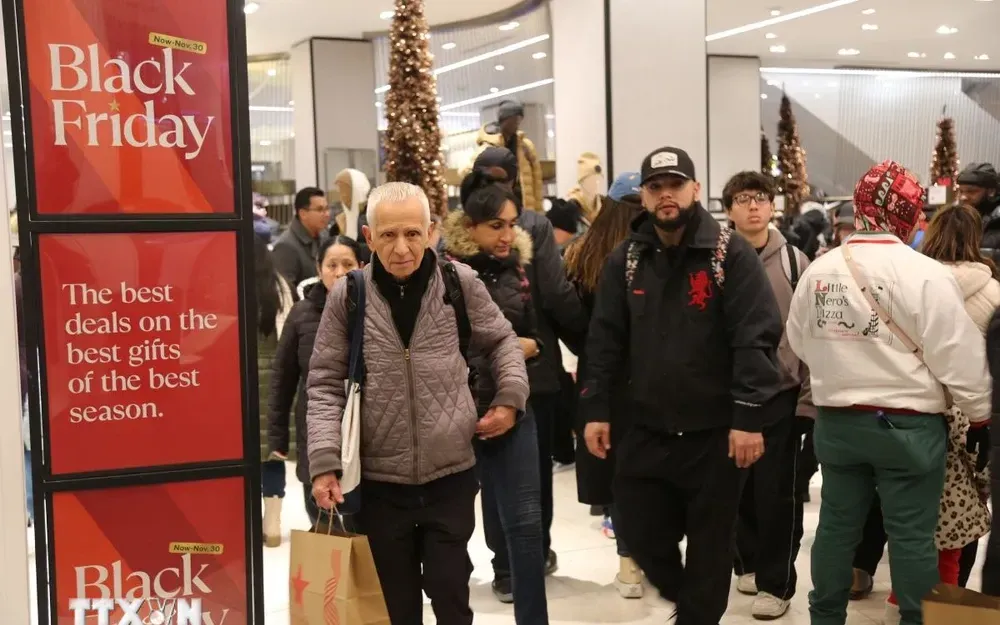 Người Mỹ thắt chặt chi tiêu mùa Black Friday giữa lạm phát và áp lực kinh tế