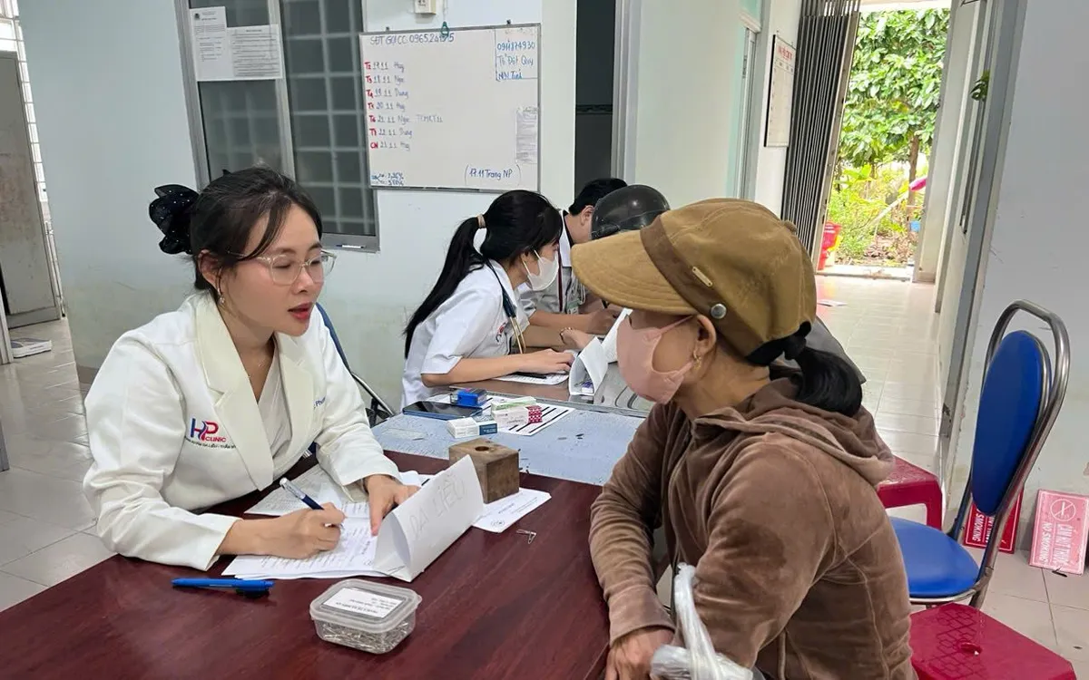 Hỗ trợ người dân ổn định sức khỏe và tái thiết cuộc sống.