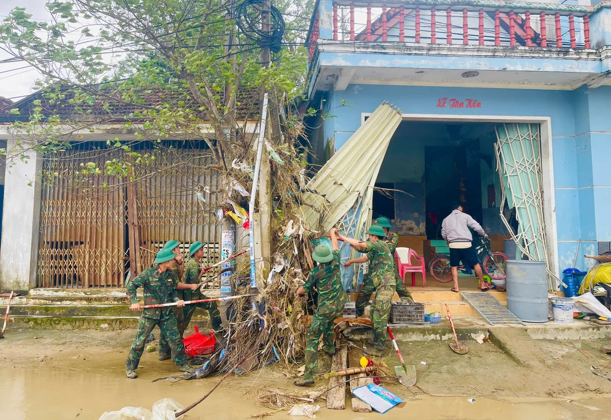 Chỗ dựa vững chắc của đồng bào lúc gian khó - Ảnh 7.