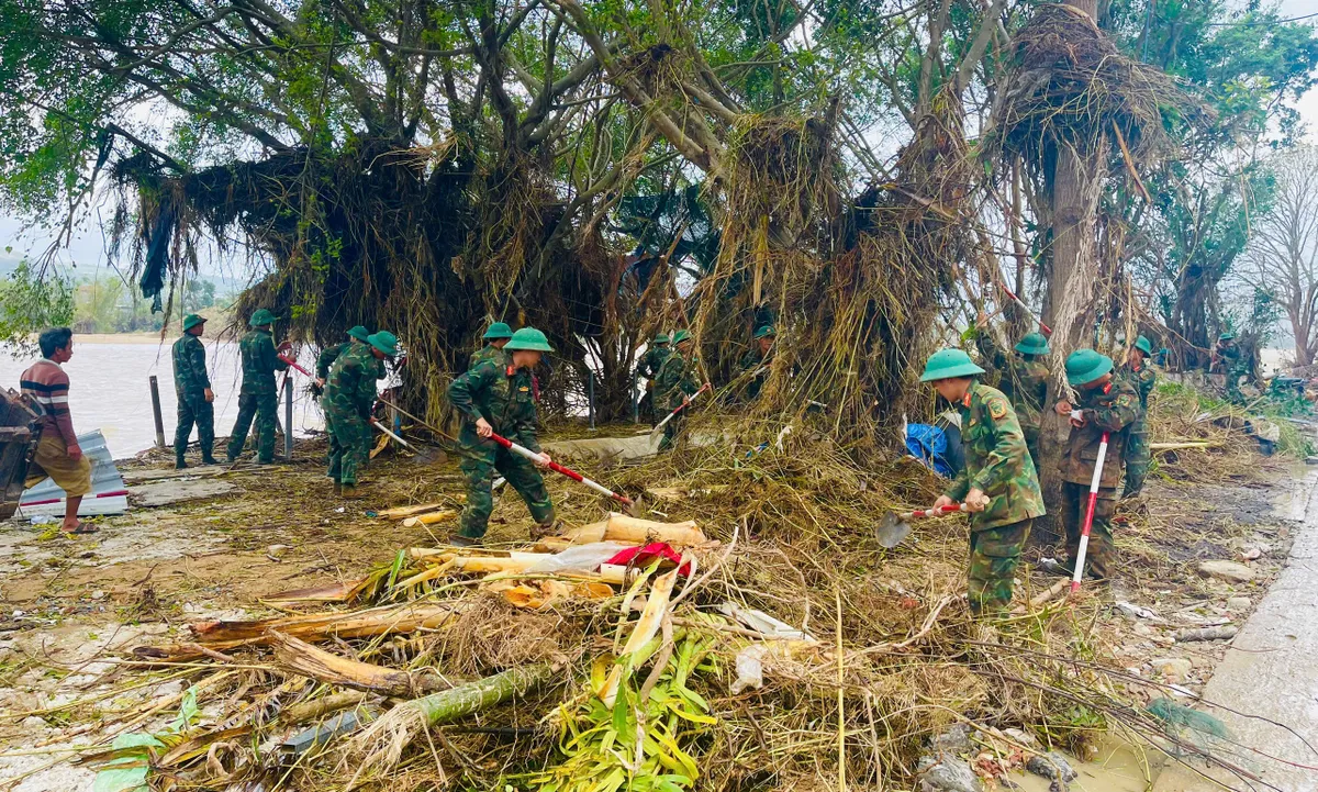 Chỗ dựa vững chắc của đồng bào lúc gian khó - Ảnh 1.