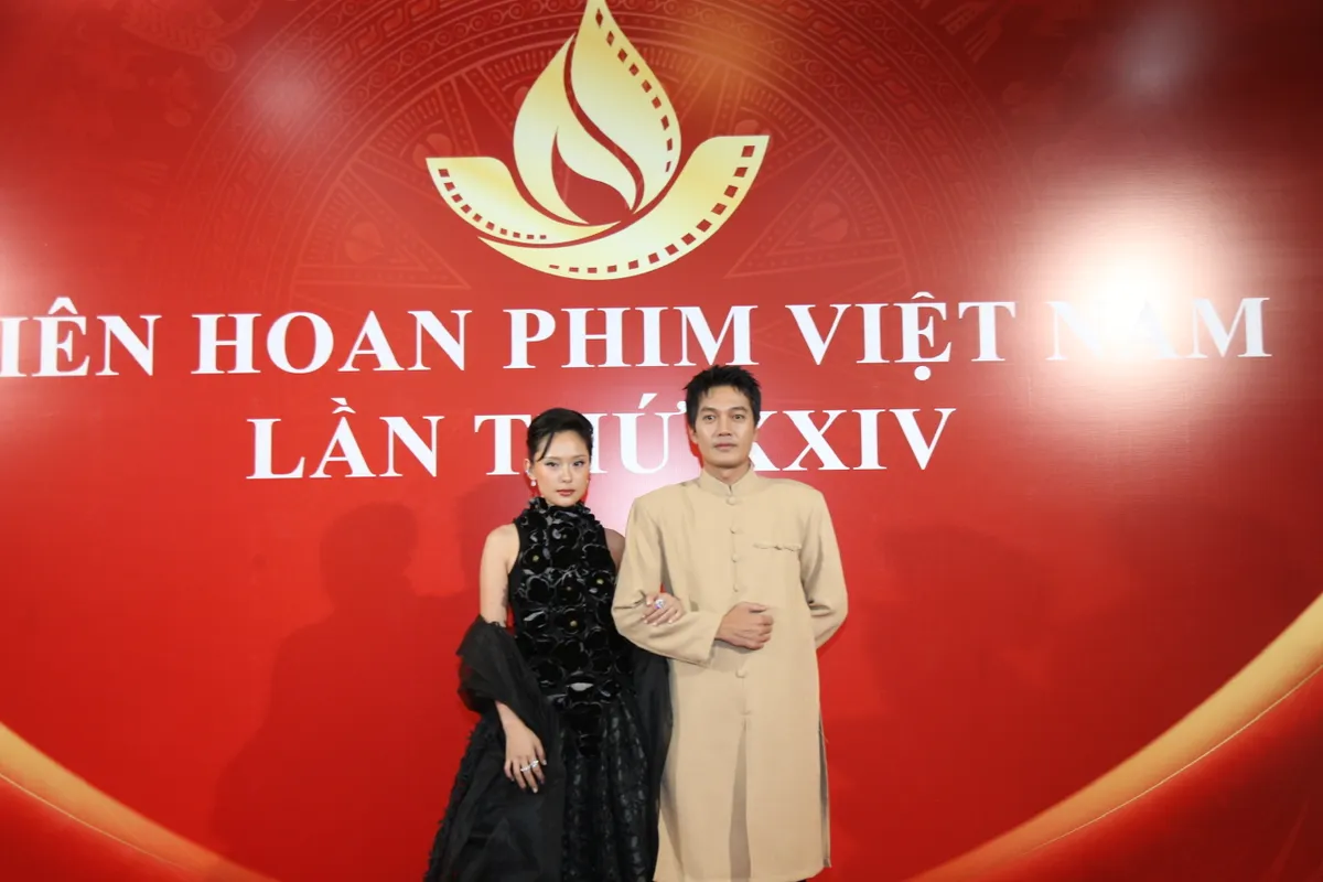 Thảm đỏ bế mạc LHP Việt Nam lần thứ XXIV hội ngộ nhiều đoàn phim Việt nổi bật - Ảnh 6.