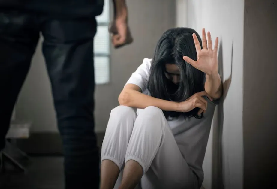 Liên hợp quốc: 137 phụ nữ bị giết hại mỗi ngày bởi bạn đời, người thân vào năm 2024  - Ảnh 1.