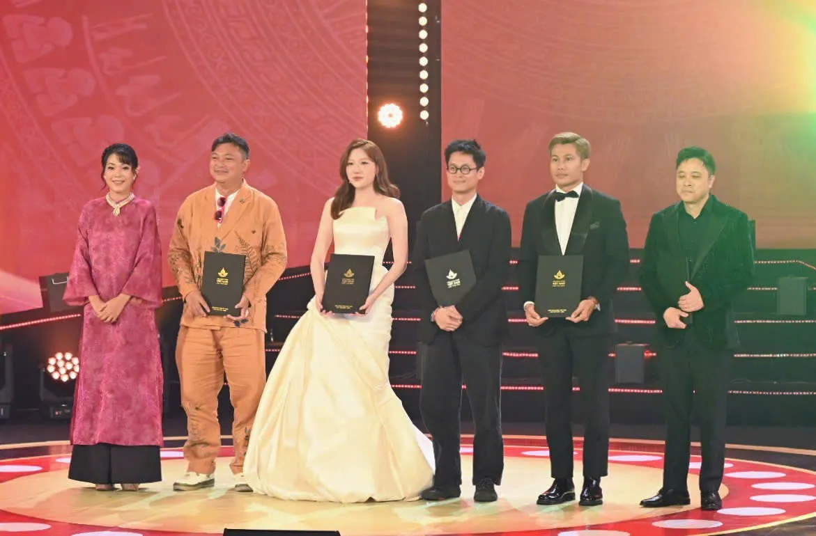 Phương Nam hạnh phúc với giải thưởng điện ảnh đầu tiên - Ảnh 1.