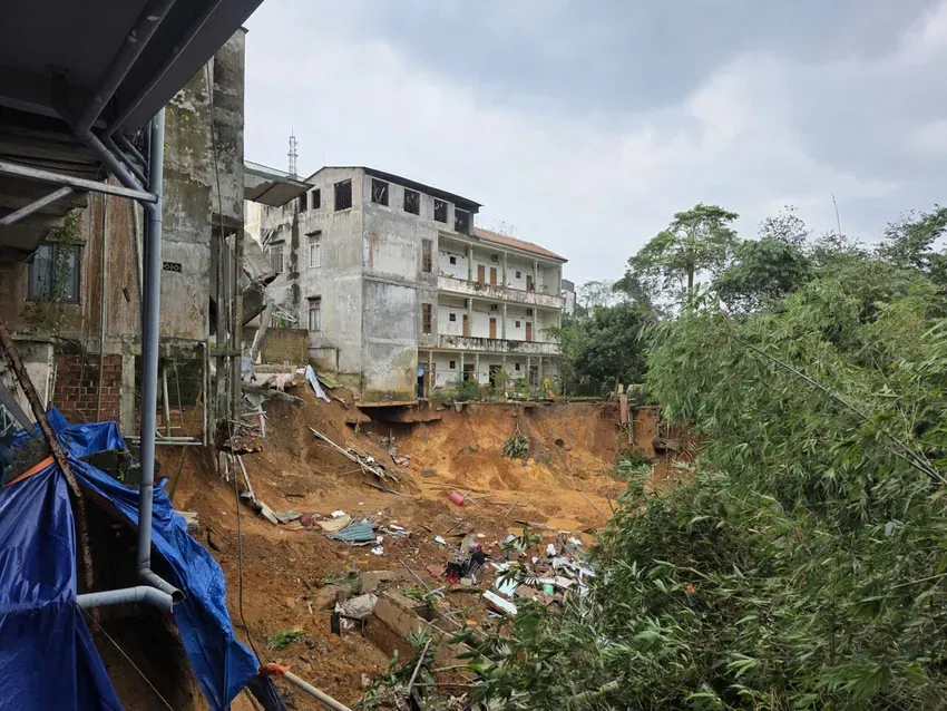 Quảng Trị công bố tình huống khẩn cấp về thiên tai do sụt trượt tại Khe Sanh- Ảnh 2.