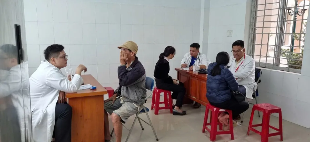 5 tổ công tác của Sở Y tế TP Hồ Chí Minh ra quân hỗ trợ các địa phương vùng lũ- Ảnh 1.