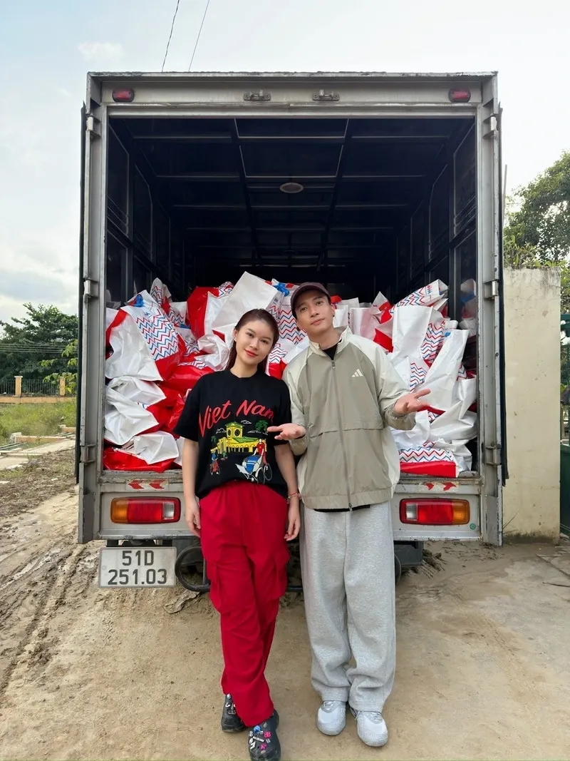 L&ecirc; Giang tạm dừng đ&oacute;ng phim v&igrave; sức khỏe, v&oacute;c d&aacute;ng "g&aacute;i một con" Mai Ngọc - Ảnh 3.