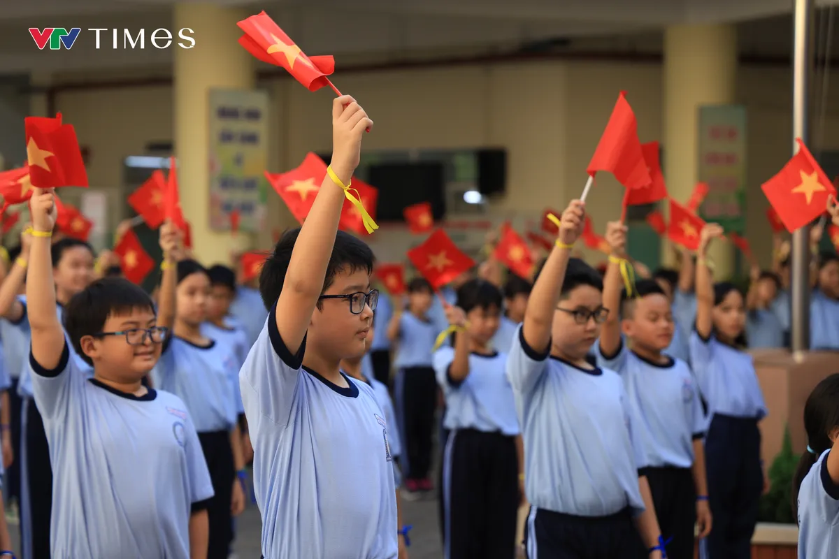 Học sinh TP Hồ Ch&iacute; Minh t&iacute;ch cực tập luyện, hướng đến kỷ lục V&otilde; nhạc Vovinam- Ảnh 12.