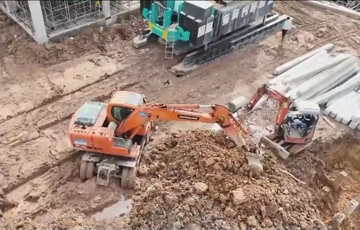 Bổ sung nhiều trạm biến áp công nghệ cao cho lưới điện Hà Nội - Ảnh 2.