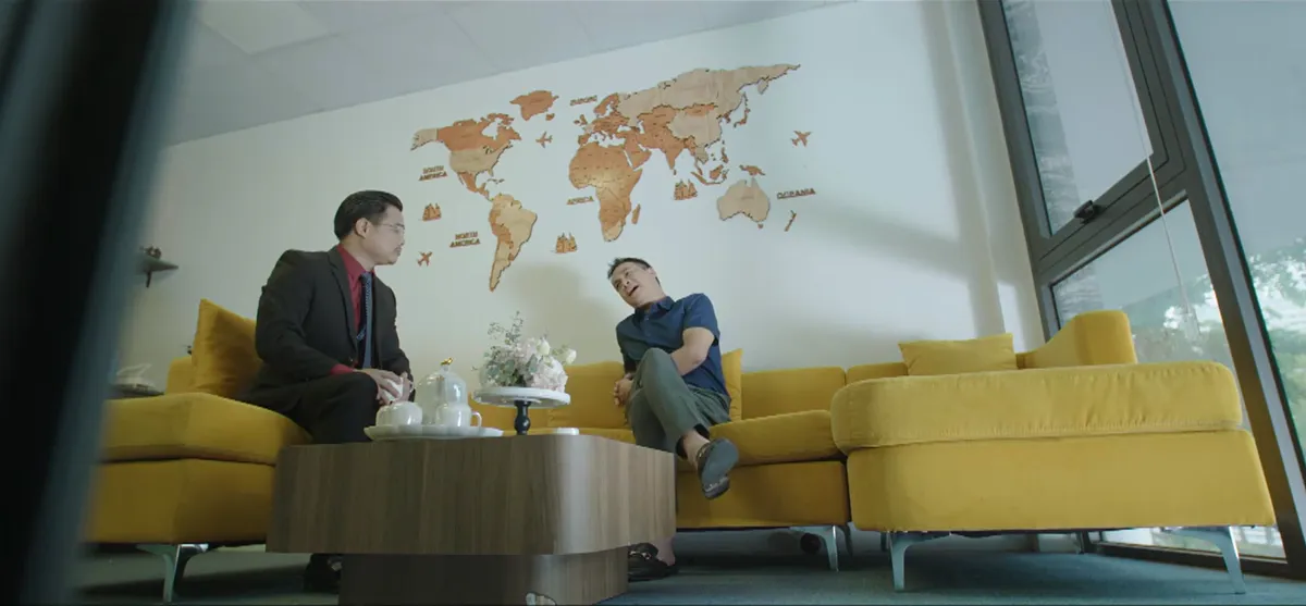 Lằn ranh - Tập 19: Khắc nổi điên vì hành động "tự hủy" của Vinh - Ảnh 8.