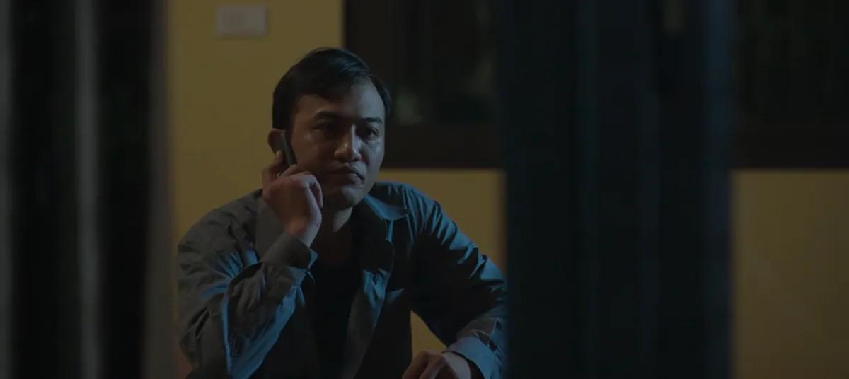 Lằn ranh - Tập 19: Khắc nổi điên vì hành động "tự hủy" của Vinh - Ảnh 4.