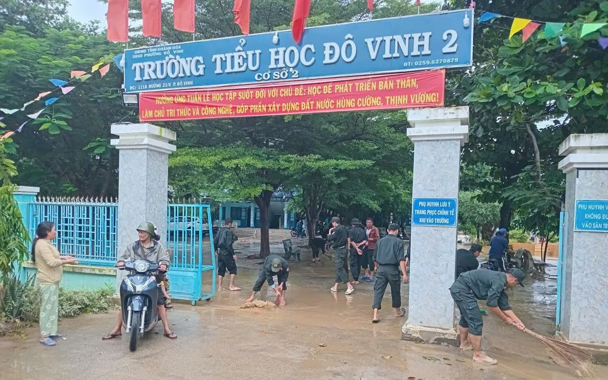 Không tổ chức dạy học khi bão mạnh, mưa lũ lớn.