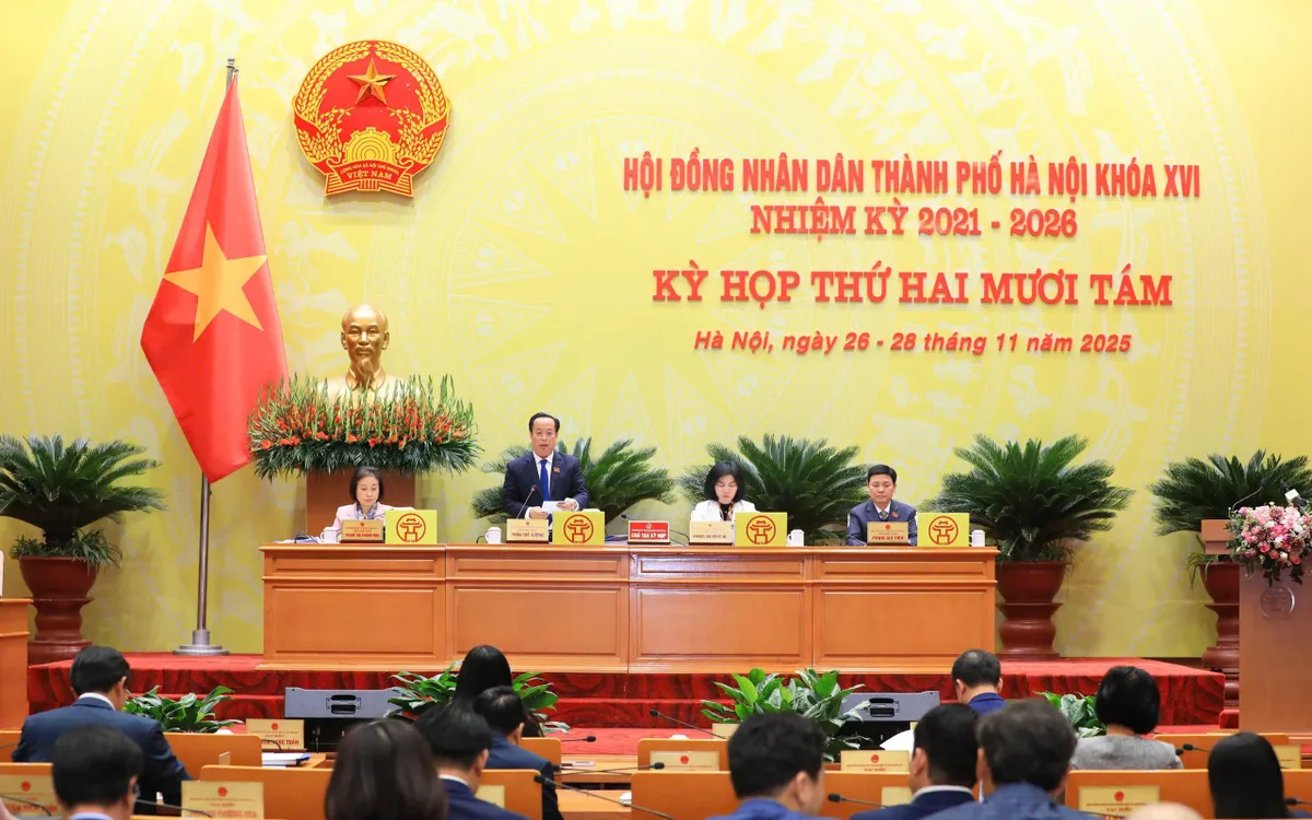Quang cảnh phiên họp của HĐND thành phố Hà Nội