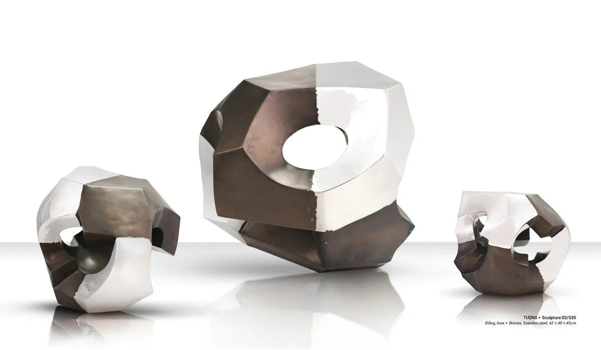 Đối thoại với cảm xúc qua nghệ thuật tạo hình của họa sĩ Đinh Phong - Ảnh 2.