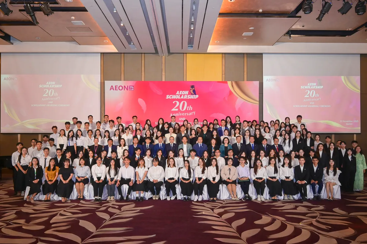 Trao học bổng trải nghiệm việc l&agrave;m cho học sinh trường nghề- Ảnh 1.