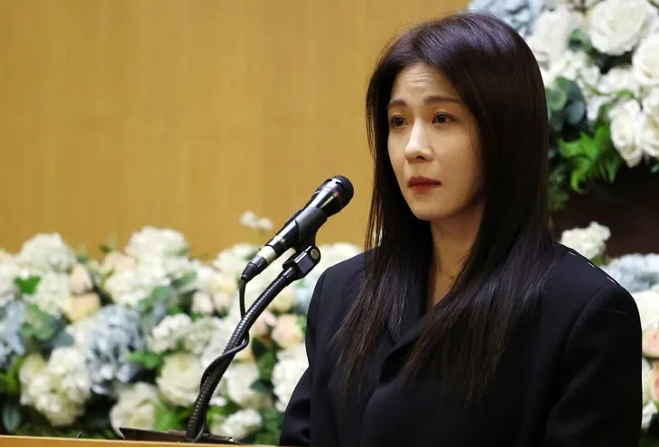 Gia đình, đồng nghiệp tiễn biệt "ông nội quốc dân" Lee Soon Jae - Ảnh 2.