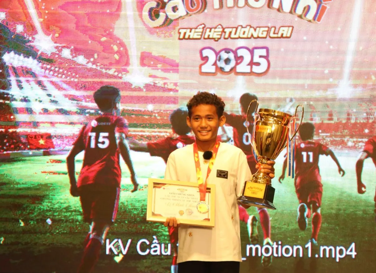 HLV Kim Sang Sik dự đoán về tương lai của các Cầu thủ nhí 2025 - Ảnh 4.