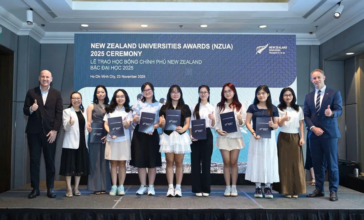 8 học sinh Việt Nam nhận học bổng New Zealand Universities Awards 2025- Ảnh 1.