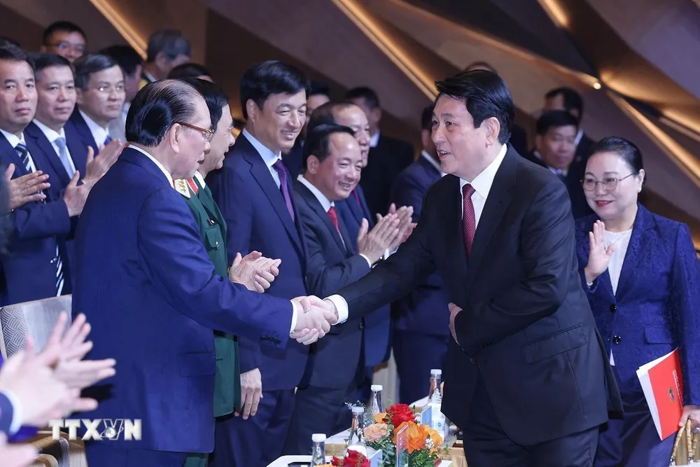 Chủ tịch nước: 50 năm qua l&agrave; chặng đường lịch sử rực rỡ, vẻ vang của nh&acirc;n d&acirc;n c&aacute;c d&acirc;n tộc L&agrave;o - Ảnh 1.