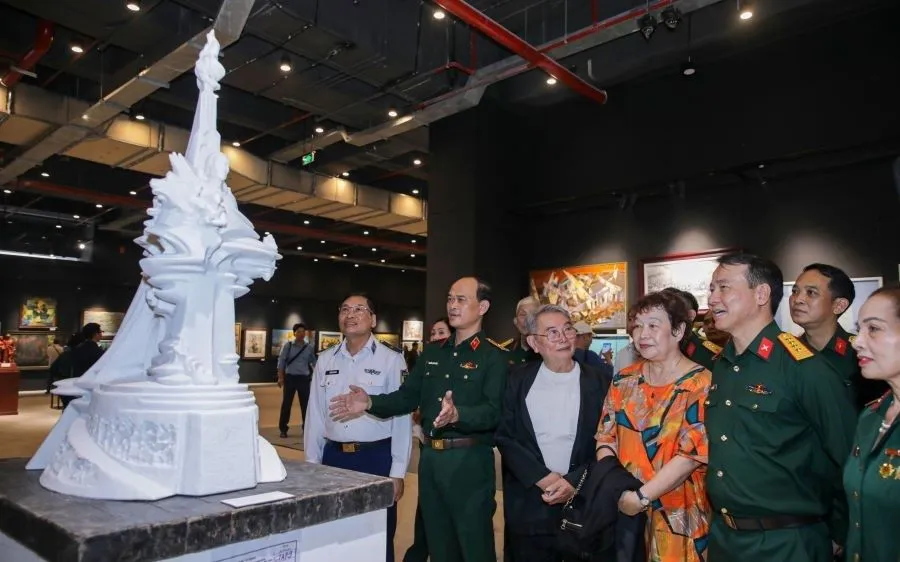 Les œuvres d'art traitant des forces armées et des guerres révolutionnaires constituent une source d'inspiration inépuisable pour les artistes visuels.