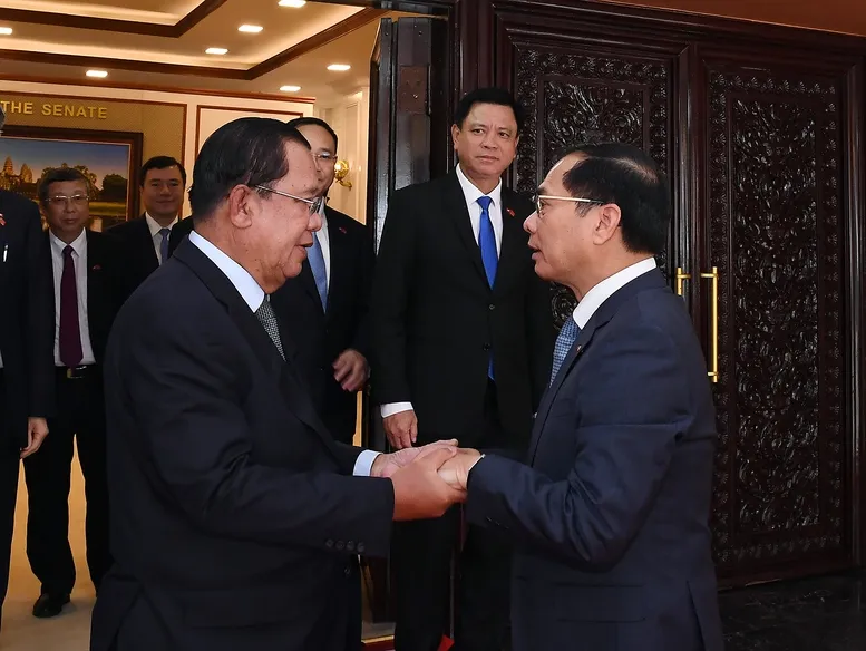 Tăng cường hợp tác giữa các địa phương biên giới Việt Nam - Campuchia - Ảnh 1.