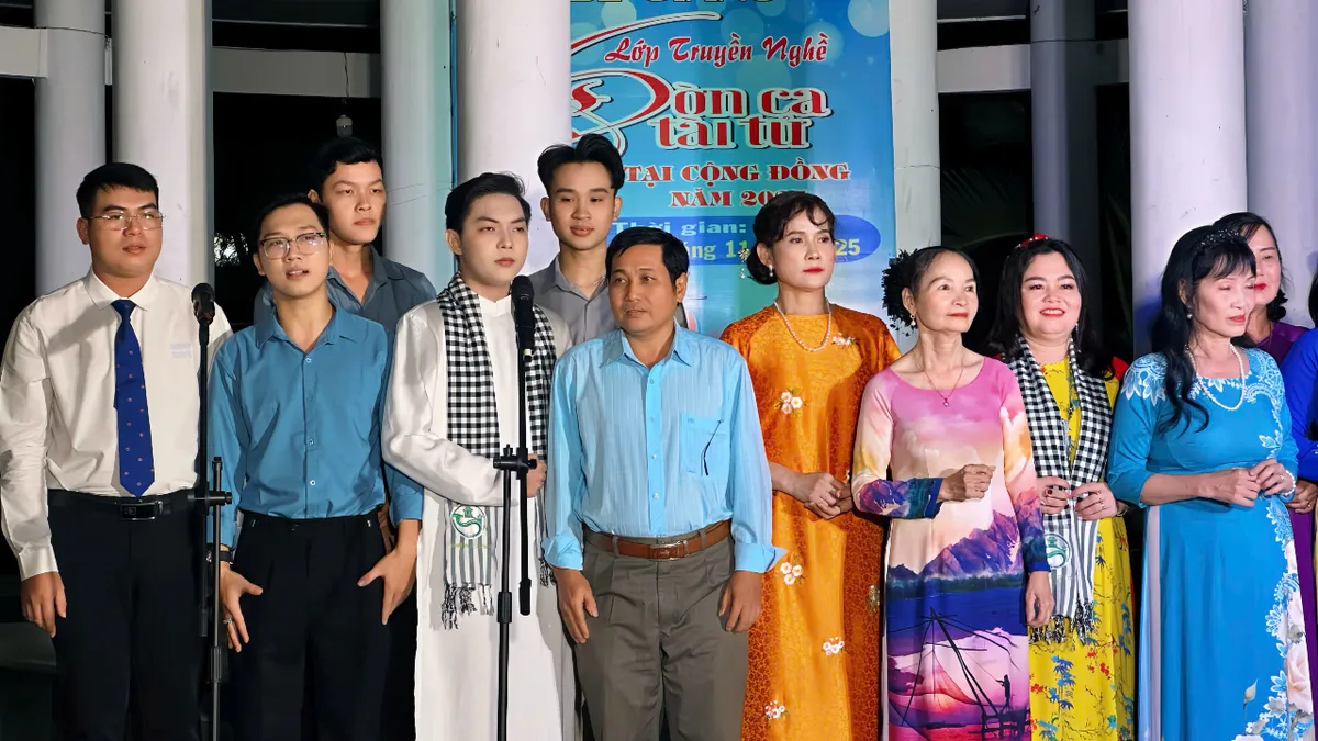 Lớp Đờn ca tài tử cộng đồng - Nơi lan tỏa tình yêu âm nhạc dân tộc- Ảnh 1.