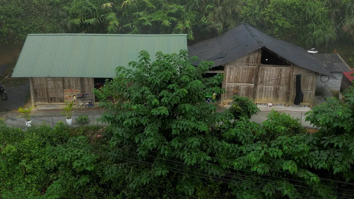 Nguy cơ sạt lở đe dọa điểm trường: 28 trẻ phải học tạm tại nhà dân - Ảnh 1.