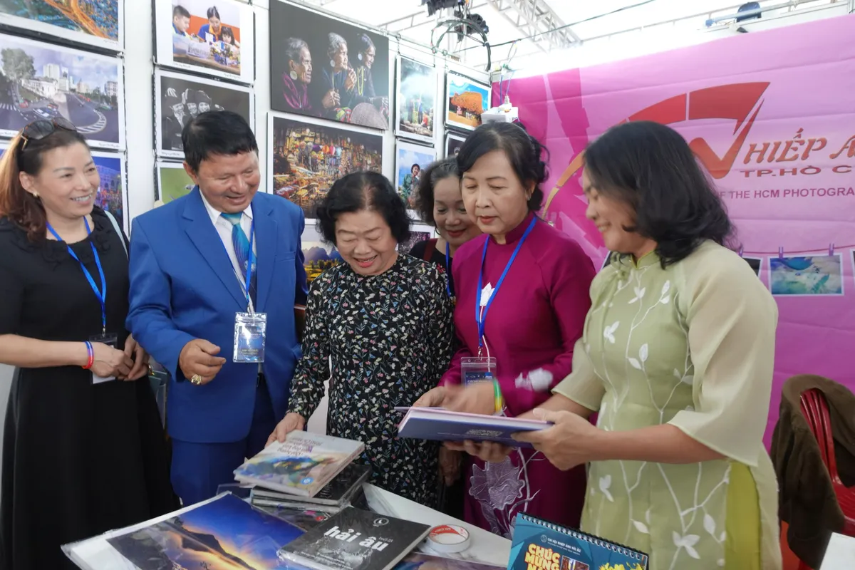 Lễ hội Nhiếp ảnh Quốc tế TP Hồ Chí Minh: Tôn vinh giá trị con người trong kỷ nguyên AI- Ảnh 6.