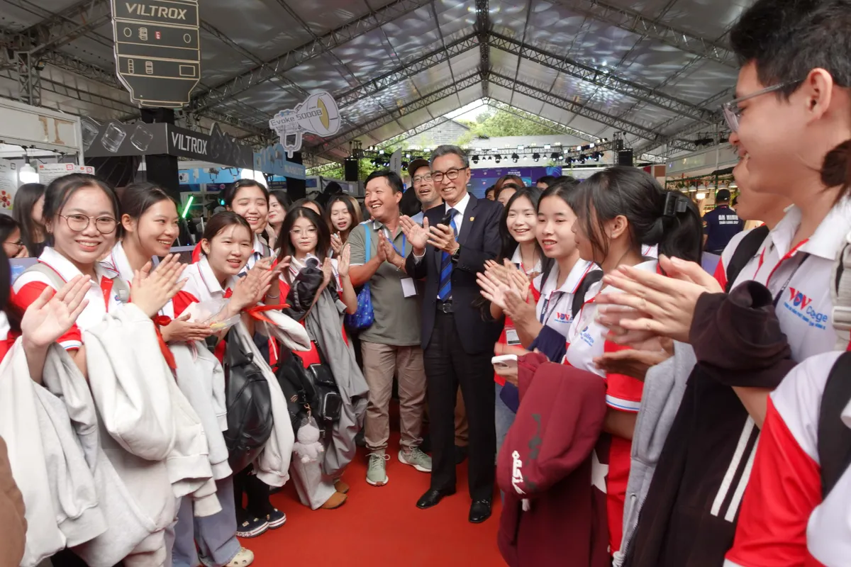 Lễ hội Nhiếp ảnh Quốc tế TP Hồ Chí Minh: Tôn vinh giá trị con người trong kỷ nguyên AI- Ảnh 16.