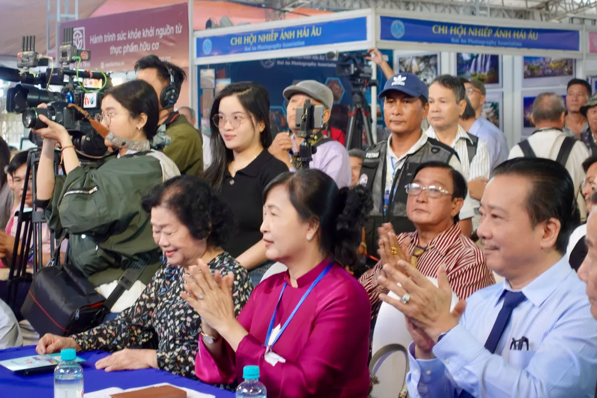 Lễ hội Nhiếp ảnh Quốc tế TP Hồ Chí Minh: Tôn vinh giá trị con người trong kỷ nguyên AI- Ảnh 1.