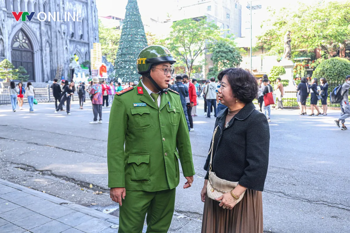 Nhiều tuyến phố tại phường Hoàn Kiếm sạch thoáng sau nhiều ngày ra quân xử lý - Ảnh 9.