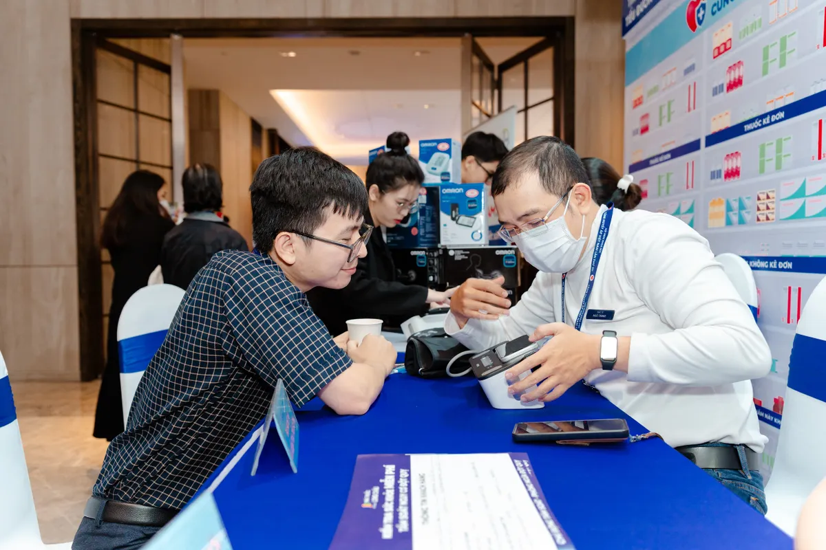 Vì sức khỏe triệu người Việt, Long Châu và OMRON giới thiệu công nghệ tầm soát huyết áp tiên tiến hàng đầu Nhật Bản - Ảnh 3.