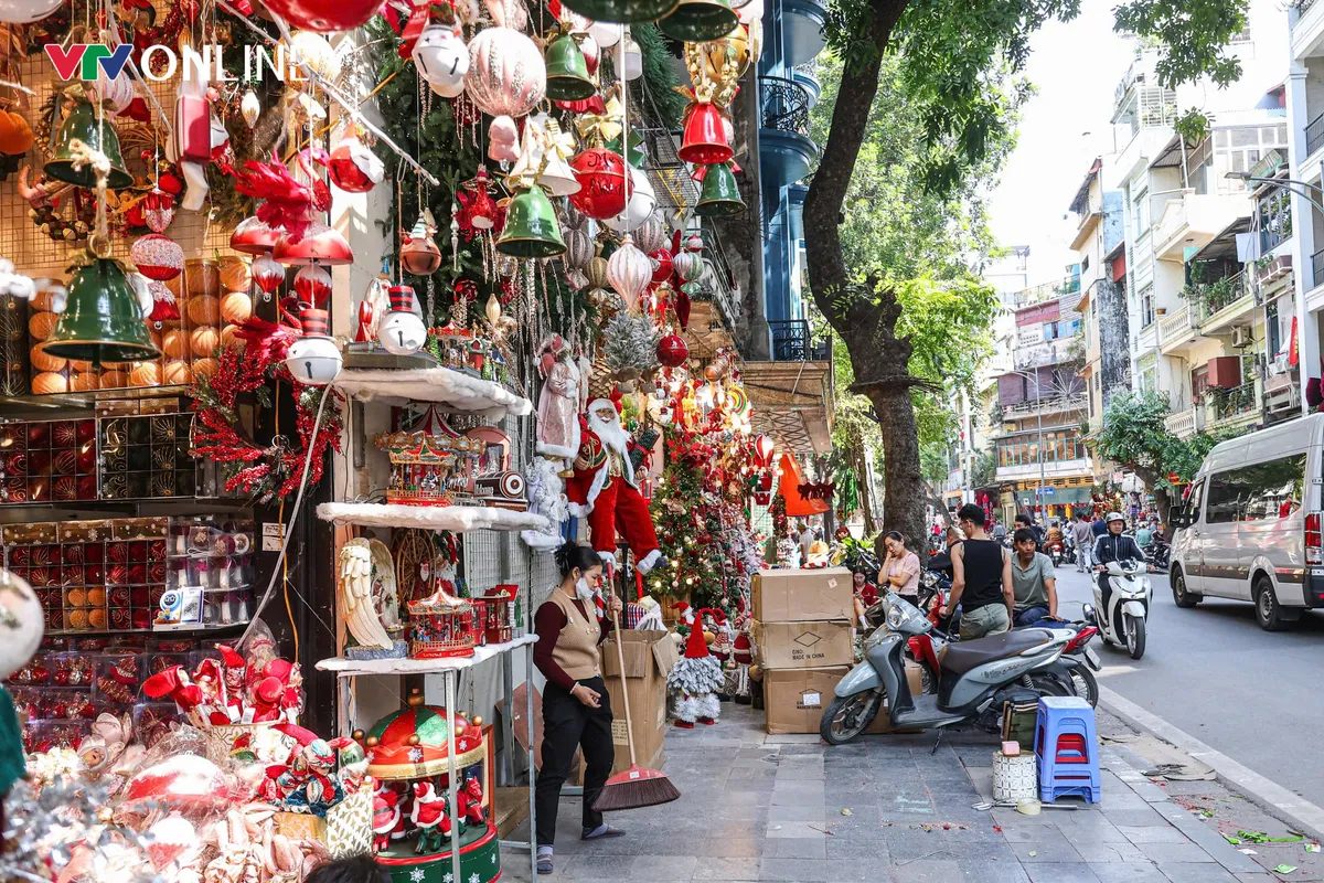 Nhiều tuyến phố tại phường Hoàn Kiếm sạch thoáng sau nhiều ngày ra quân xử lý - Ảnh 5.