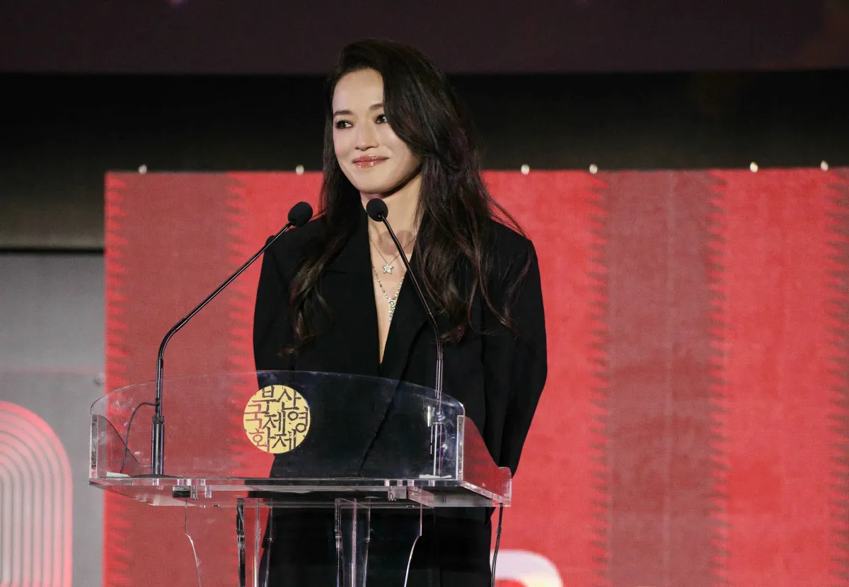 Thư Kỳ biến ký ức đau khổ thành sức mạnh sáng tạo - Ảnh 1.