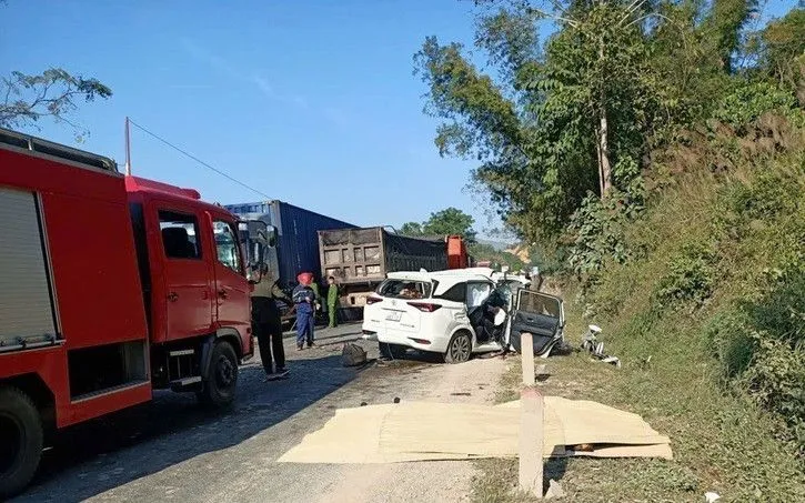 Thủ tướng yêu cầu điều tra, làm rõ nguyên nhân tai nạn làm 4 người chết ở Lạng Sơn - Ảnh 1.