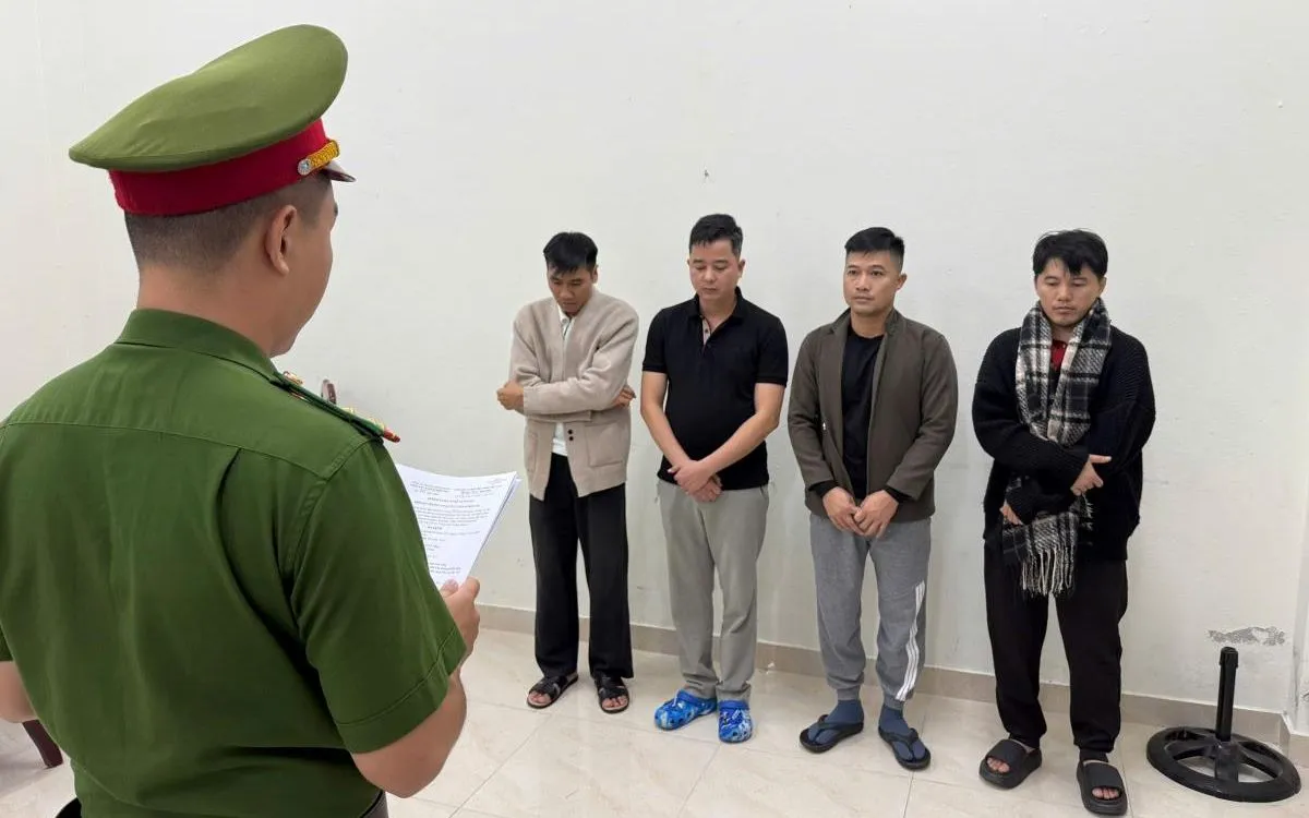 4 đối tượng bị khởi tố, bắt tạm giam. Ảnh: CA