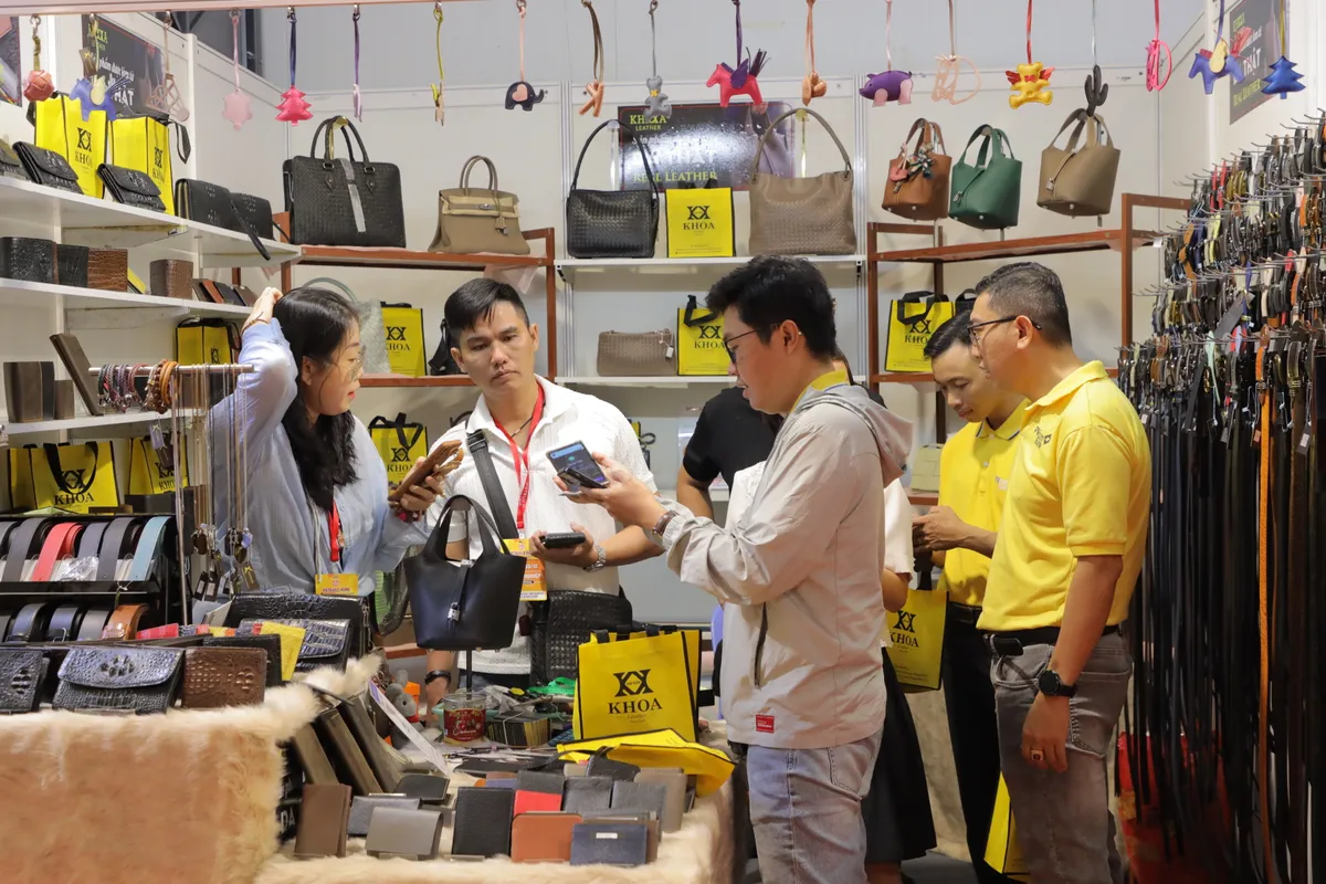 Vietbuild Home 2025: B&ugrave;ng nổ sản phẩm xanh, doanh nghiệp giảm gi&aacute; đến 50%- Ảnh 2.