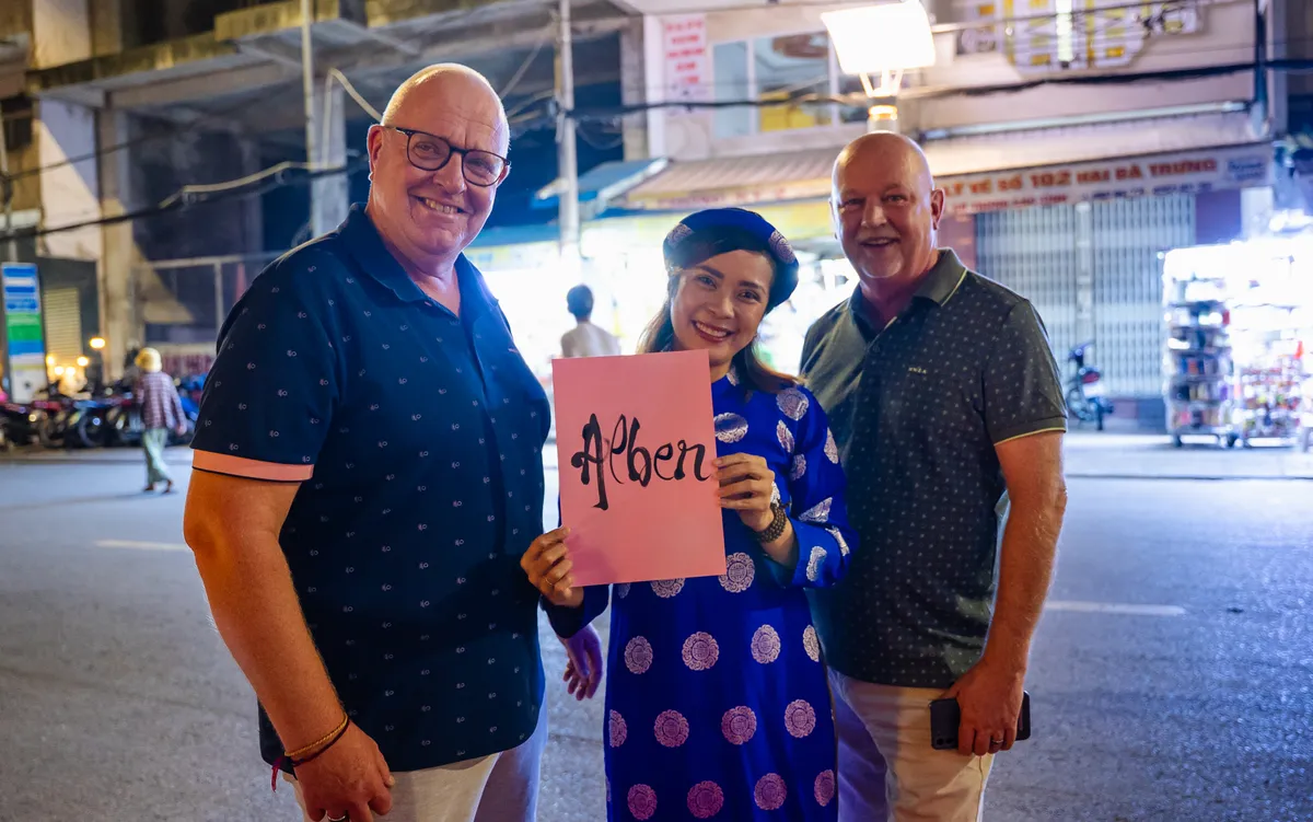 Phố đi bộ Ninh Kiều thu hút du khách trong ngày trở lại- Ảnh 11.