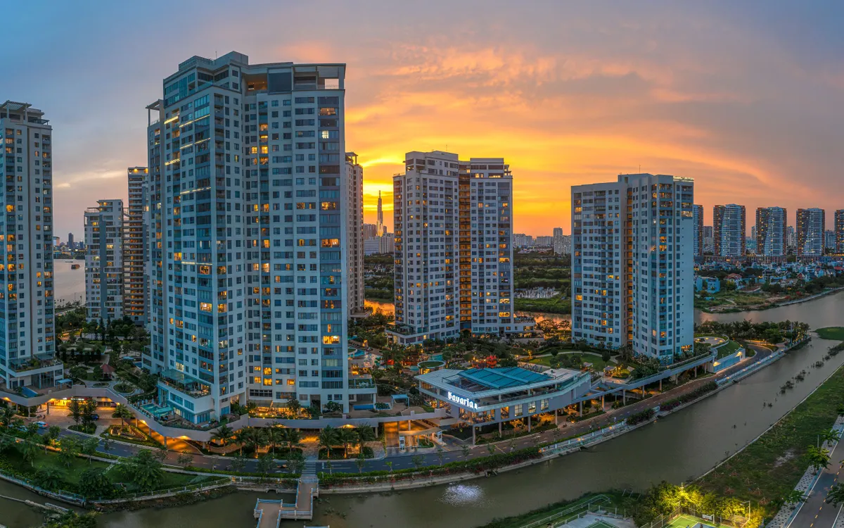 Giá chung cư cao cấp tại Hà Nội và TP Hồ Chí Minh liên tục leo thang, lập mặt bằng mới ở nhiều dự án.