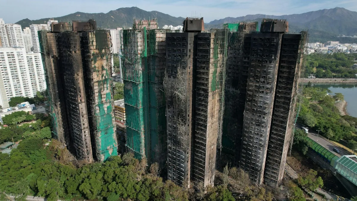 Lương Triều Vỹ, Tạ Đình Phong và dàn sao hỗ trợ nạn nhân vụ cháy ở Hong Kong (Trung Quốc)- Ảnh 1. Lương Triều Vỹ, Tạ Đình Phong và dàn sao hỗ trợ nạn nhân vụ cháy ở Hong Kong (Trung Quốc)- Ảnh 1.