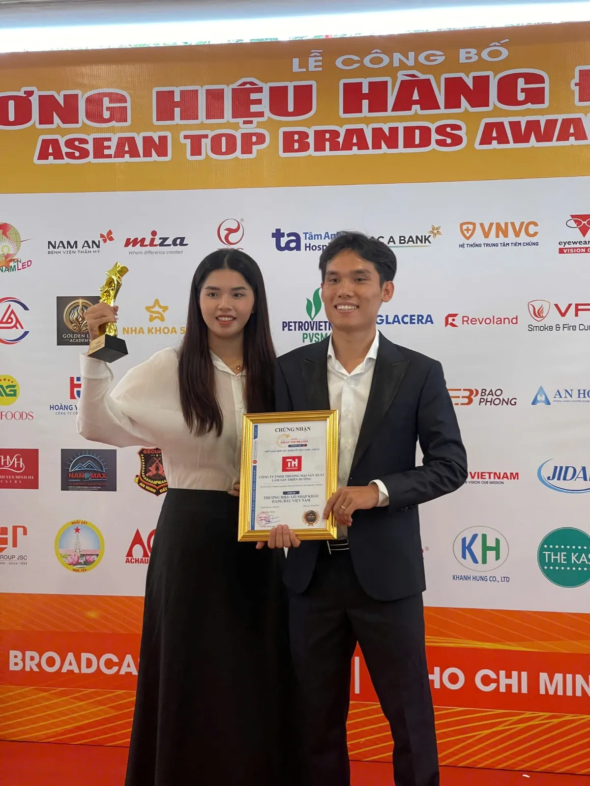 Cô gái Gen Z "lột xác" doanh nghiệp truyền thống - Ảnh 4.