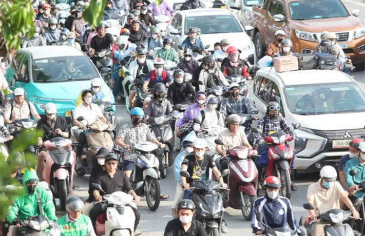 Hà Nội thí điểm vùng phát thải thấp: Người dân đồng thuận nhưng còn băn khoăn - Ảnh 2.